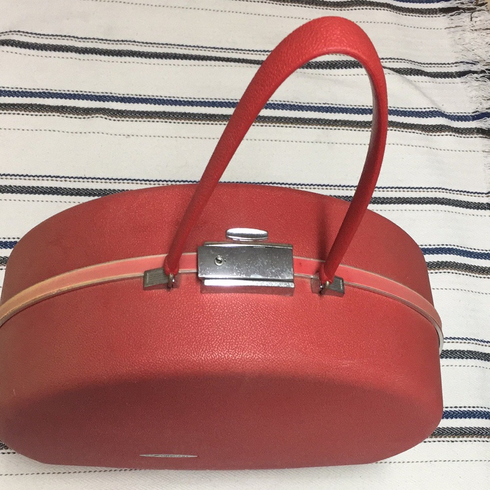 Vintage Red Round Hat Box Luggage